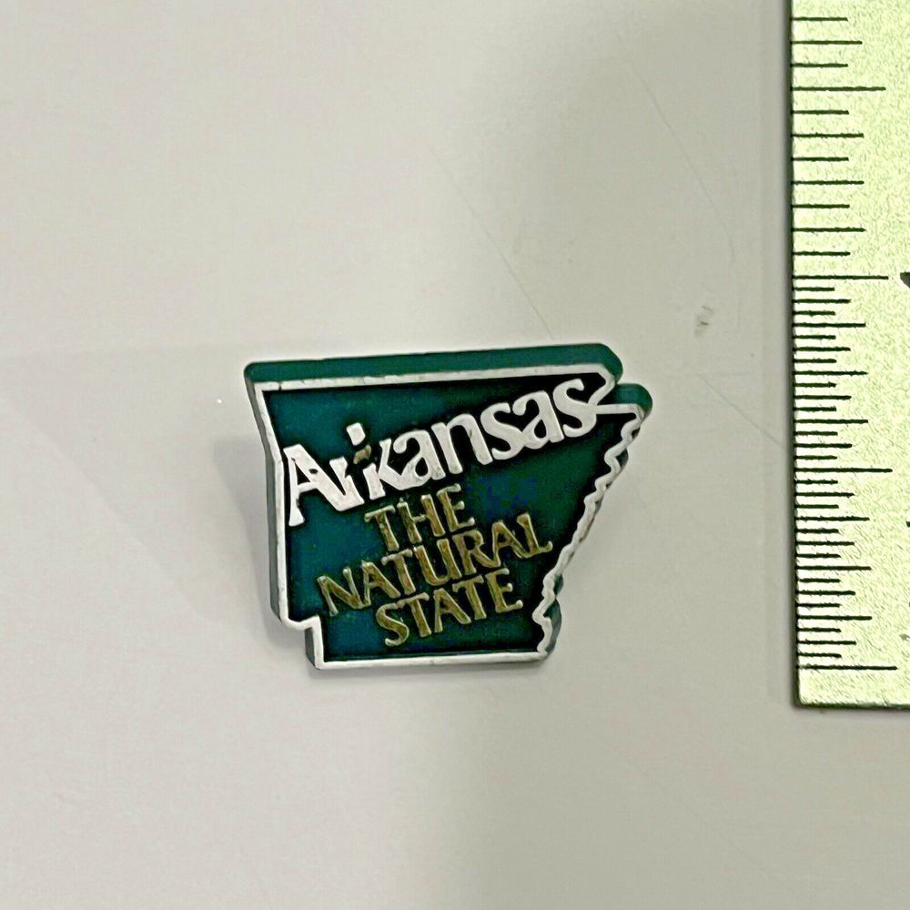 Vintage Arkansas "The Natural State" Hat Souvenir Lapel Vest Pin (PL0209)